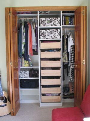 Child's bedroom closet